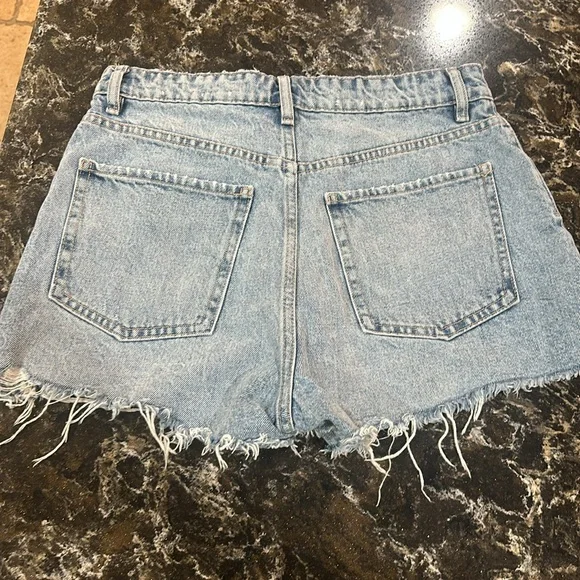 Zara Jean short - Picture 2 of 2